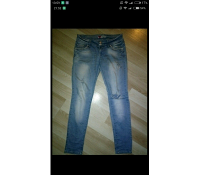 Dámské jeans trhané